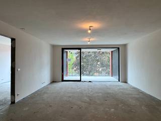 BEZOEKDAG – Zaterdag 9 augustus van 11u00 tot 13u00.Kom gerust vrijblijvend langs, inschrijven is niet nodig.Nieuwbouwappartement met één slaapkamer,...