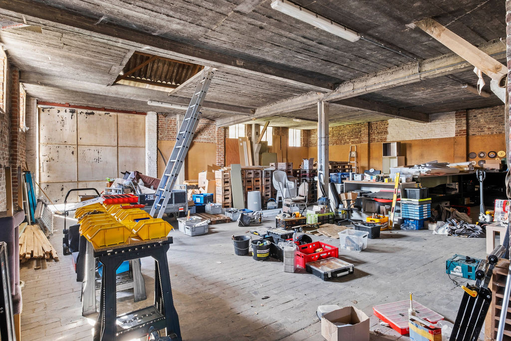 Ruim woonhuis met ruim magazijn op 908m²! - foto 3