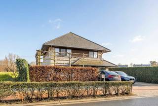 Pour plus d'informations ou pour une visite, appelez le 053 59 49 34 - Cette villa prête à emménager, construite en 2008, est située à un...