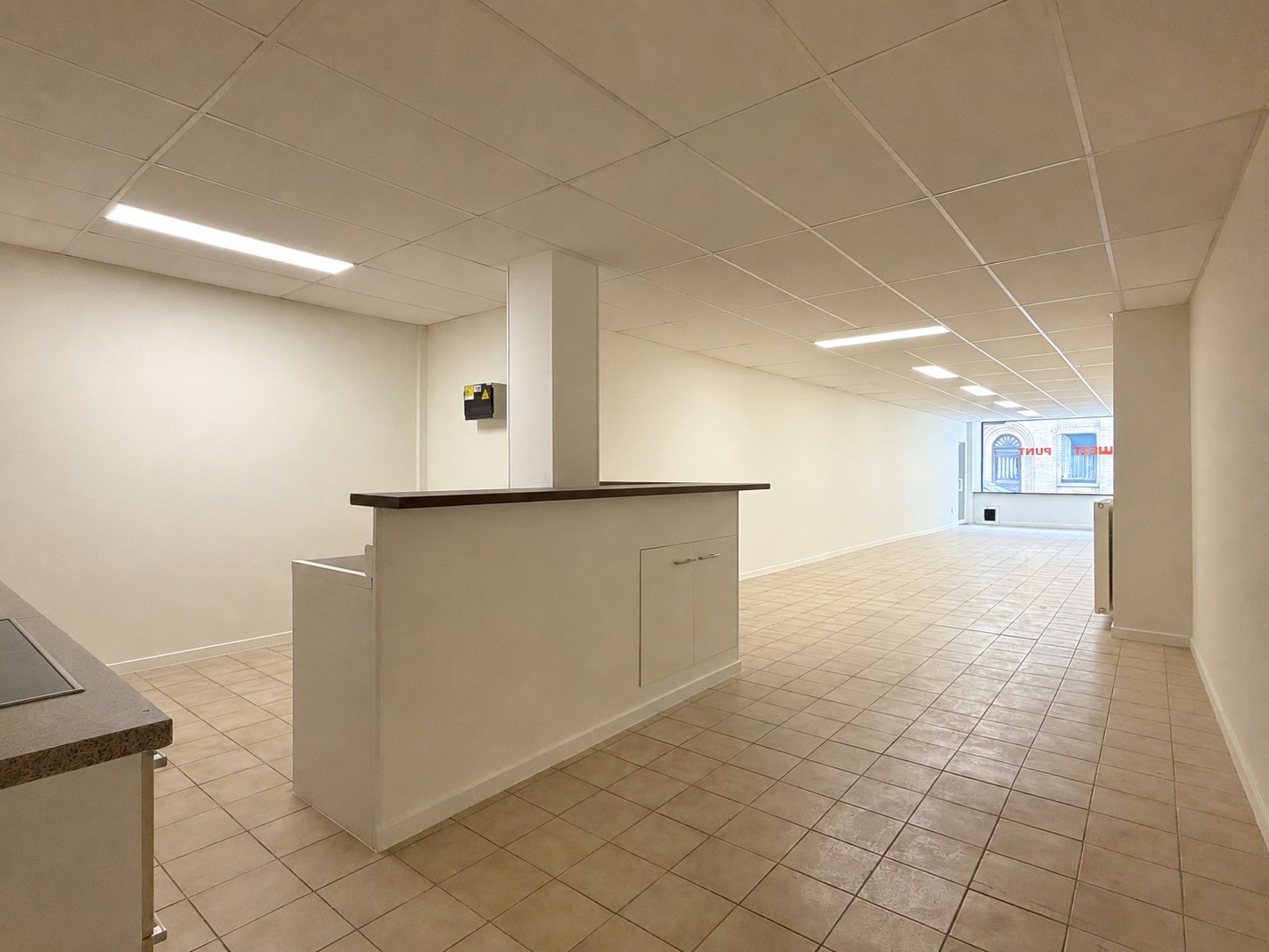 Interessante handelsruimte te Knokke-Westkapelle - foto 1