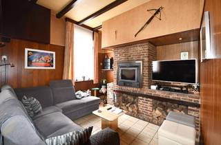 Hoekwoning op uitstekende locatie te koop in RoeselareDeze hoekwoning ligt nabij het centrum van Roeselare en heeft door zijn uitstekende locatie een...
