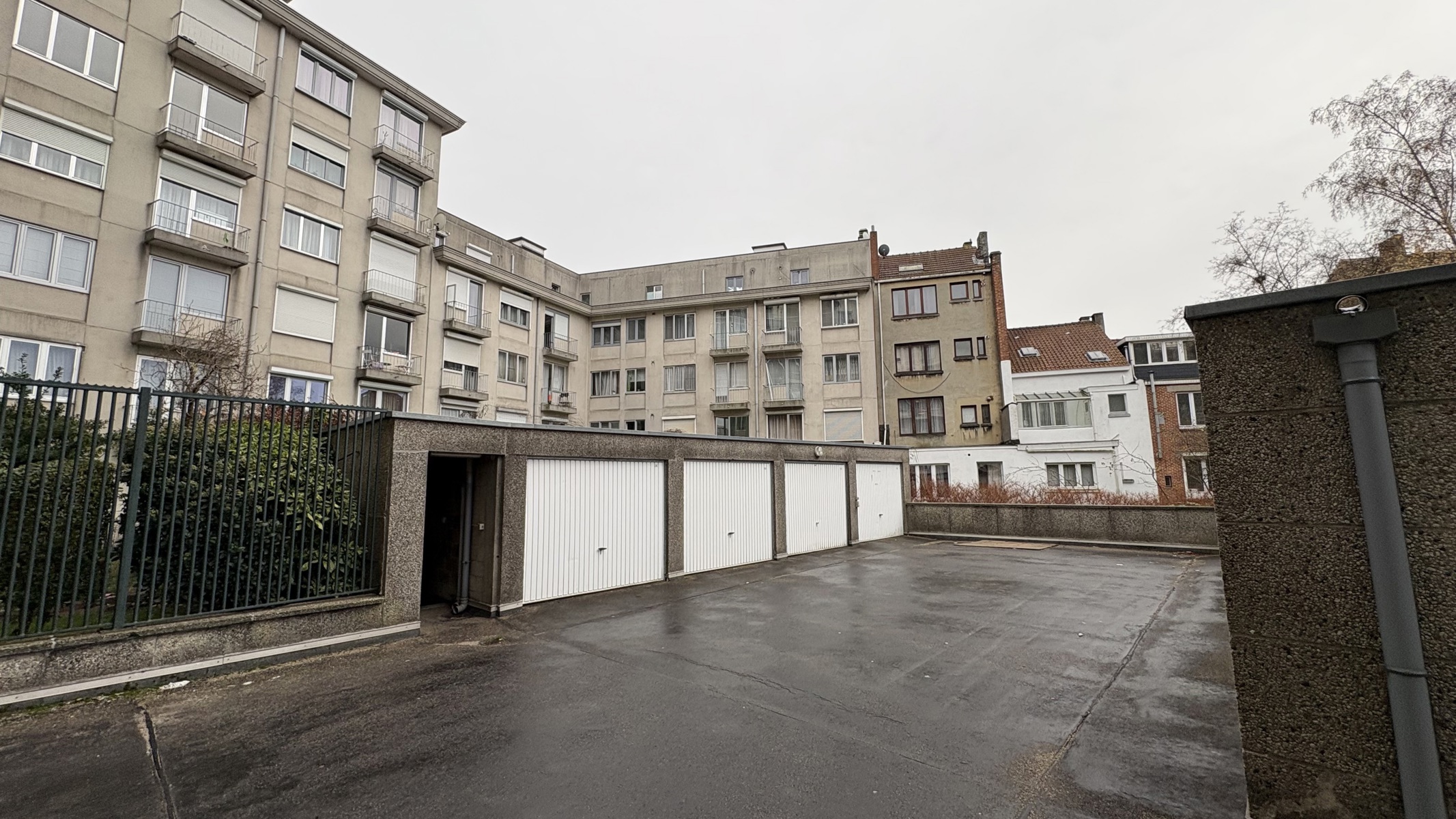 Garage for sale in Molenbeek-Saint-Jean - photo 3