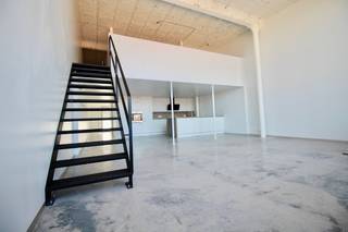 Deze luxueuze loft met 3 slaapkamers is gelegen in het project 'De Groote Fabrieke' dicht bij het centrum van Avelgem nabij handelszaken,...