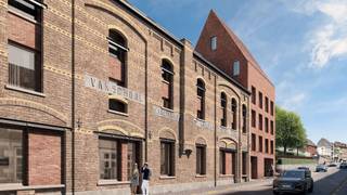 <p>In het hart van de bruisende stad Aarschot, op wandelafstand van de Grote Markt &amp; van de gezellige Theo De Beckerstraat met verschillende winkels en in onmiddellijke nabijheid van scholen, sportcentra &amp; culturele centra zoals cinema UGC, realiseert projectontwikkelaar V&amp;V Group nieuwbouwresidentie “De Vakschool”.</p>
<p><em>De oude gebouwen worden gesloopt en heropgebouwd, mogelijkheid tot aankoop aan 6%</em><br /><br />Residentie De Vakschool biedt een divers aanbod van twee- en drie-slaapkamer BEN-appartementen aan, met mooie oppervlaktes die variëren van 85m² tot 127m².<br />Voor het uittekenen van dit project waarvan de historische gevel van de vroegere vakschool wordt behouden werd een samenwerking aangegaan met gerenomeerd architectenbureau dmvA. <br /><br />dmvA zorgt voor het beste van 2 werelden. Ze zorgen dat historische kenmerken behouden kunnen blijven maar er toch comfort is van een moderne nieuwbouw. Dit resulteert in een prachtig samenspel van hoogteverschillen, geschiedenis &amp; nieuwbouw. <br />Achter de gevels, waar monument en moderne architectuur elkaar ontmoeten, vind je een oasa van rust.<br /><br />De appartementen worden volledig instapklaar afgeleverd met onder meer een volledig ingerichte hoogwaardige keuken en badkamer, die u zelf kan kiezen bij zorgvuldig geselecteerde leveranciers. Vloerverwarming, ventilatie, parketvloeren,… zijn luxe-afwerkingen die standaard mee voorzien zijn. De architecturale details en hoge afwerkingsgraad zorgen voor een exclusieve inrichting die doorheen het hele project voelbaar is.</p>
<p>Mogelijkheid tot aankoop aan 6% btw.</p>
Welkom in De Vakschool, waar wonen in hartje Aarschot een nieuwe dimensie krijgt.<br />Meer info? Bel 0468 21 65 00 of mail info@vv-realestate.be