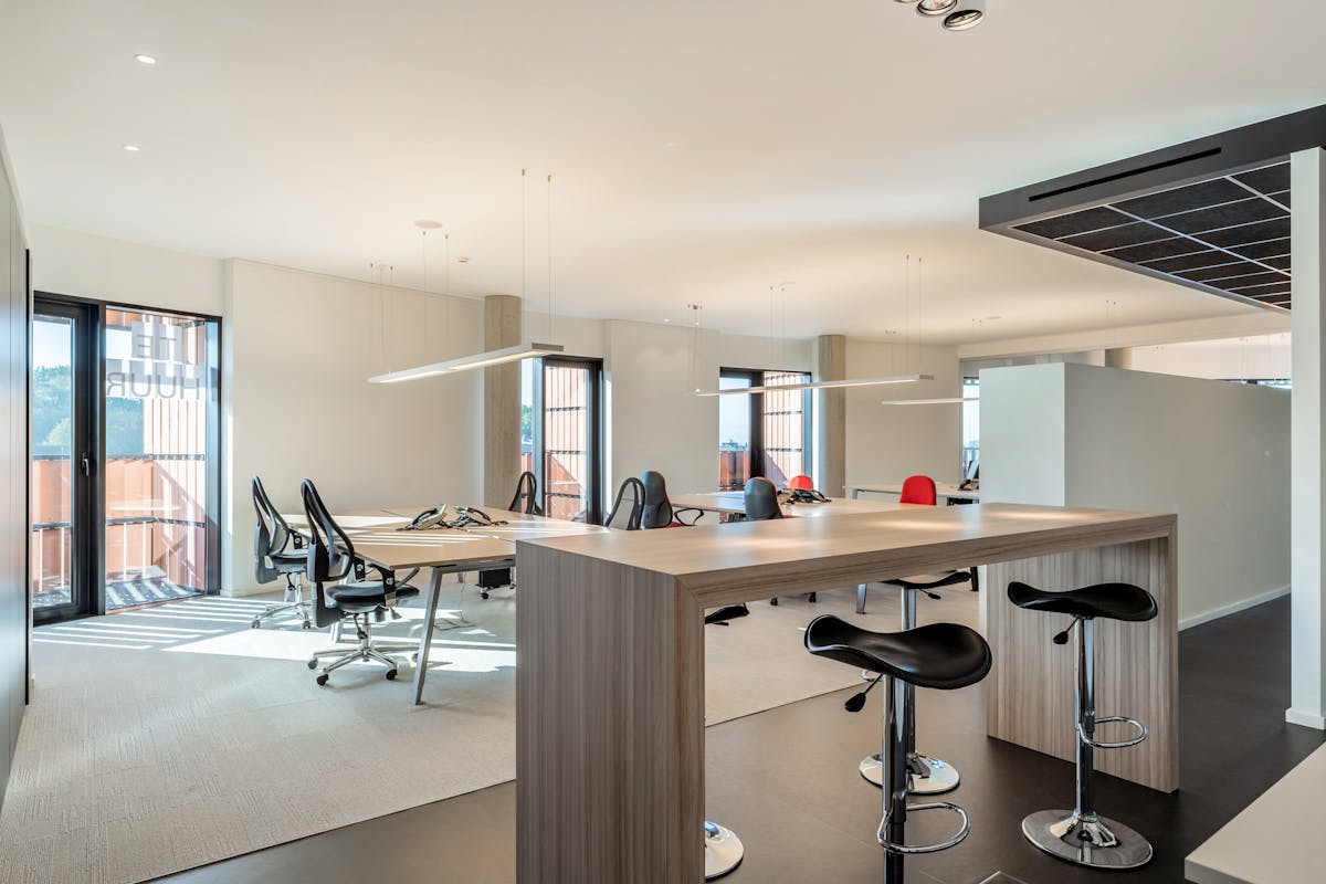 Fully furnished office space for rent in the prestigious Botta building, in Genk - photo 2