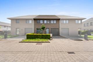 [[ DIT PAND NEEMT DEEL AAN DE ERA OPEN HUIZEN DAG OP 13/6 VAN 17:30 TOT 18:30 ]]Te koop: recente gesloten bebouwing in Gent, gelegen in de Ivonna...