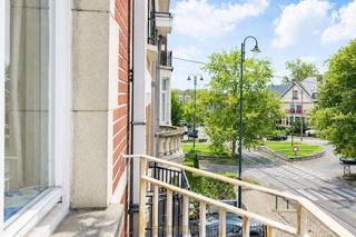 PRACHTIGE HERENWONING BOORDEVOL GRANDEUR, marmeren accenten en een SFEERVOLLE STADSTUIN in Sint-Agatha-Berchem, met vlotte verbinding naar de...