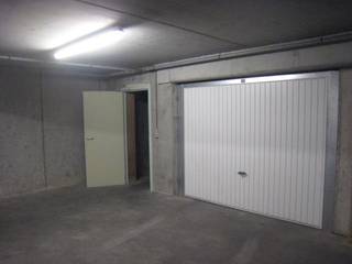 Direct aan zee en strand. <br /><br />Automatische toegangspoort. Gelegen op -2. Garage 13