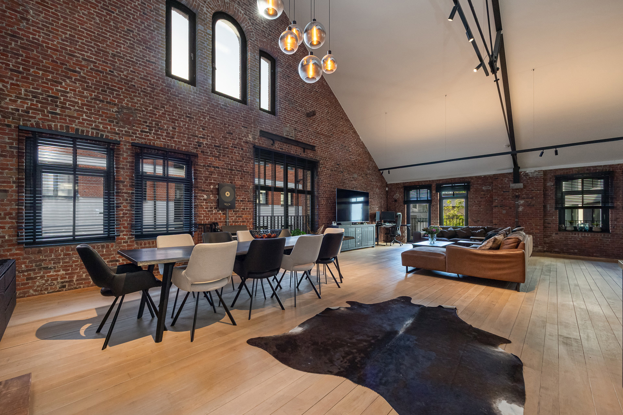 ANTWERPEN - Uniek loft appartement in historisch pakhuis! - foto 1