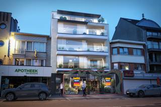 Nieuwbouw commercieel gelijkvloers op kantoor, gelegen op de gekende Strandlaan te Sint-Idesbald in Residentie BEACH AVENUE.Gelegen nabij de...