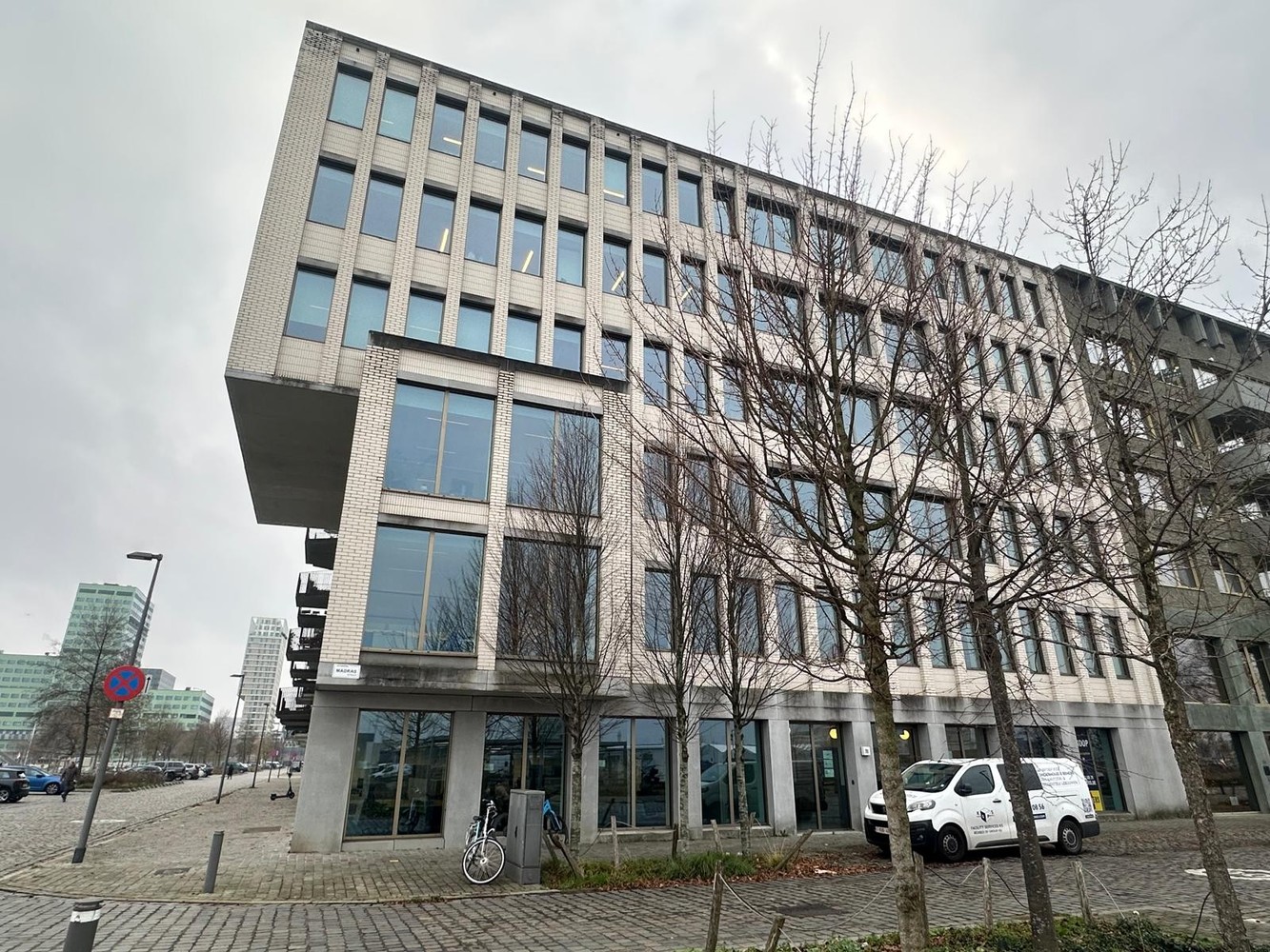 Energiezuinige gelijkvloerse kantoorruimte op AAA-locatie - foto 2