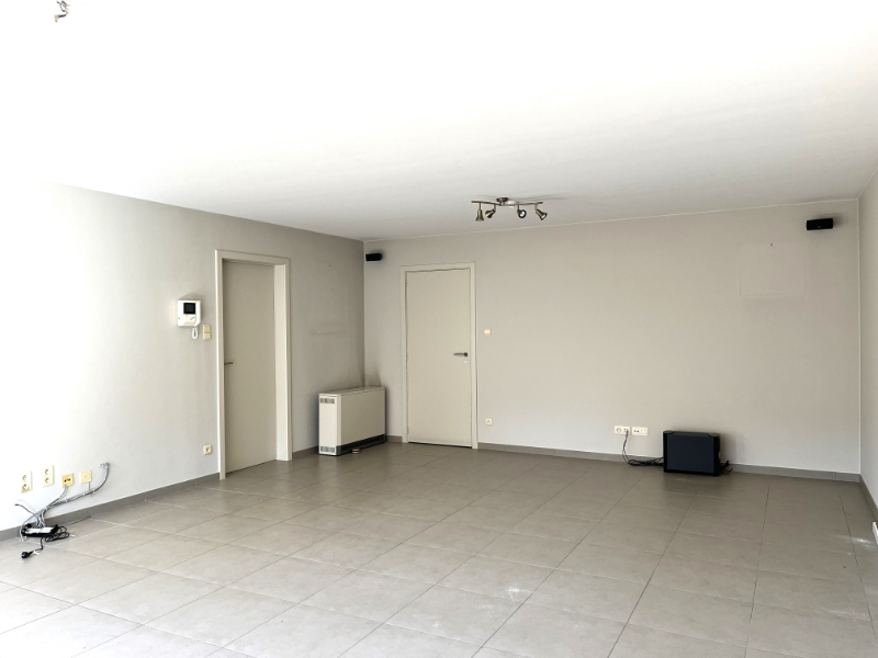 Vernieuwd 2-slaapkamer appartement, met staanplaats en kelderberging - photo 5