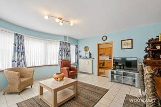 Op zoek naar een comfortabel appartement met twee ruime slaapkamers op een uitstekende locatie in Sint-Niklaas? Dit gelijkvloers appartement, gelegen in de Broedersstraat, biedt alvast een mooie opportuniteit. <br /><br />Het appartement maakt deel uit van een residentie uit 1998 en beschikt over een gunstig EPC-label B. Dankzij de ligging op het gelijkvloers is de woning bovendien vlot toegankelijk.<br /><br />De ligging is een absolute troef! Op wandelafstand bevindt zich de Grote Markt van Sint-Niklaas. Ook winkels, horecazaken, scholen en andere dagelijkse voorzieningen bevinden zich vlakbij. Hierdoor geniet u van alle voordelen van wonen in het stadscentrum.<br /><br />Daarnaast zorgen de goede verbindingen met de omliggende gemeenten en de nabijheid van het openbaar vervoer voor een vlotte bereikbaarheid.<br /><br />Troeven in een notendop:<br />- Gelijkvloers appartement met <br />- EPC-label B<br />- Centrale ligging<br />- Héél veel natuurlijke lichtinval door de grote raampartijen<br />- Op wandelafstand van de Grote Markt<br />- Winkels, horeca en scholen vlakbij<br />- Goede bereikbaarheid en openbaar vervoer<br /><br />Documenten raadpleegbaar op www.woonvast.be!<br /><br />Een interessante opportuniteit voor wie centraal, comfortabel en energiezuinig wil wonen in Sint-Niklaas.<br /><br />Interesse? Contacteer Kyan via 0470/35.32.06 of kyan@woonvast.be