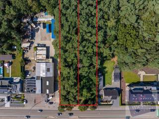 Ontdek deze uitstekende bouwgrond van 19a78ca gelegen in de rustige en groene omgeving van Houthalen-Helchteren. De perceelbreedte biedt...