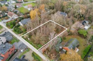 Rustig gelegen bouwgrond voor open bebouwing Bent u op zoek naar een ruime bouwgrond (15 are) in een groene en rustige omgeving? Dit prachtige...