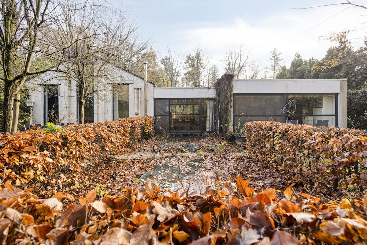 Architectural house by BoB Van Reeth on 2,303m² in Schilde - photo 2