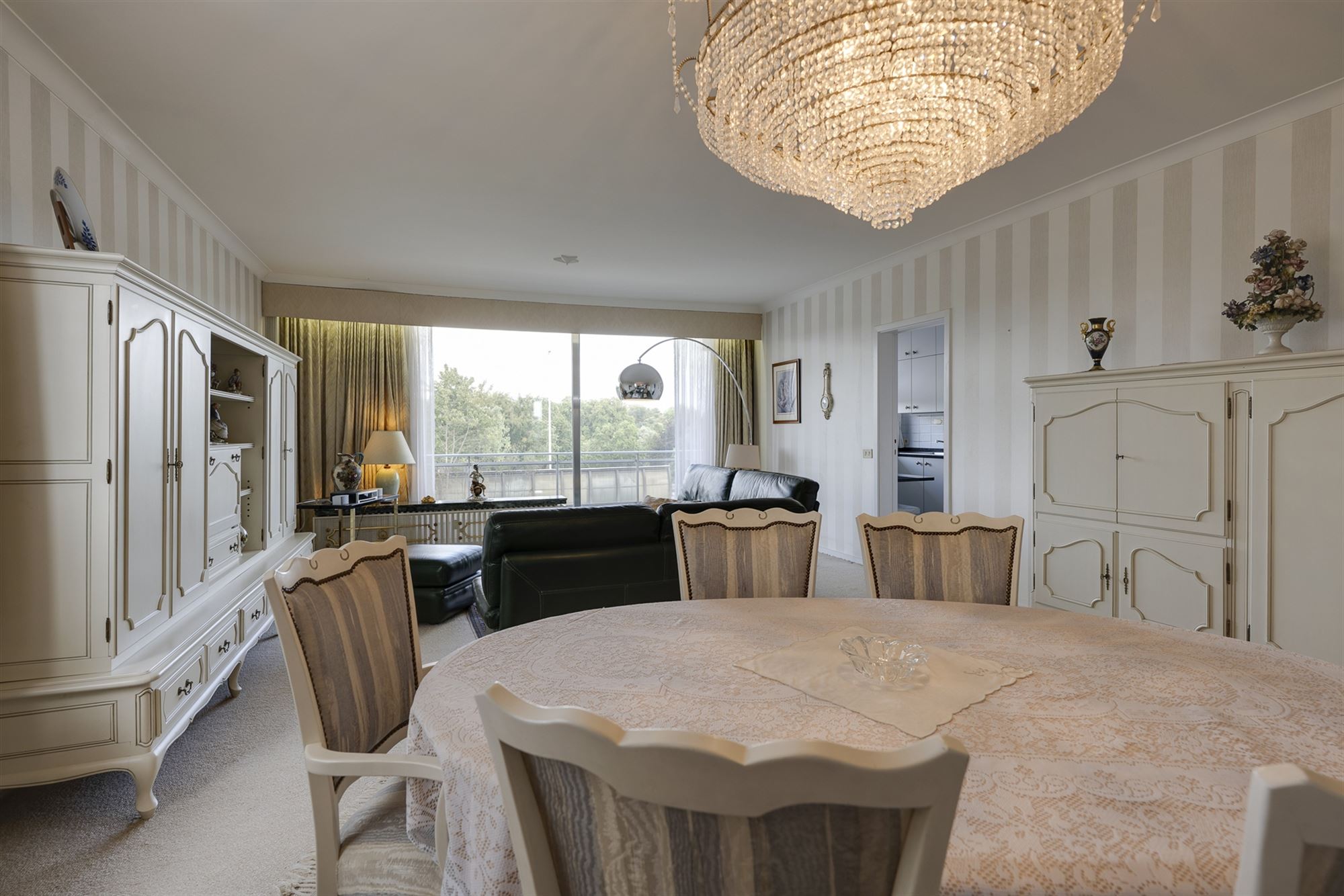 Ruim appartement met 2 slaapkamers inclusief garagebox nabij het Rivierenhof - foto 4