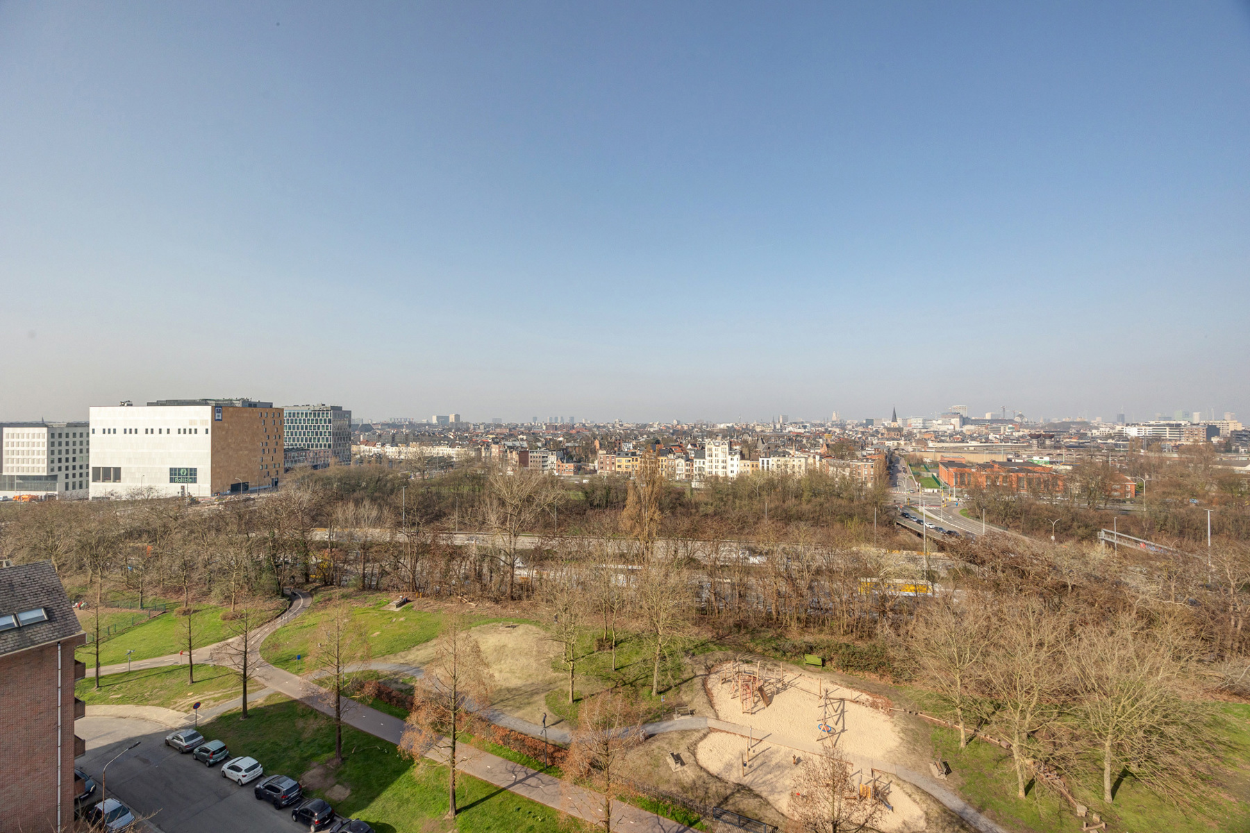 APPARTEMENT OP 11DE VERDIEPING MET PANORAMISCH ZICHT - foto 2