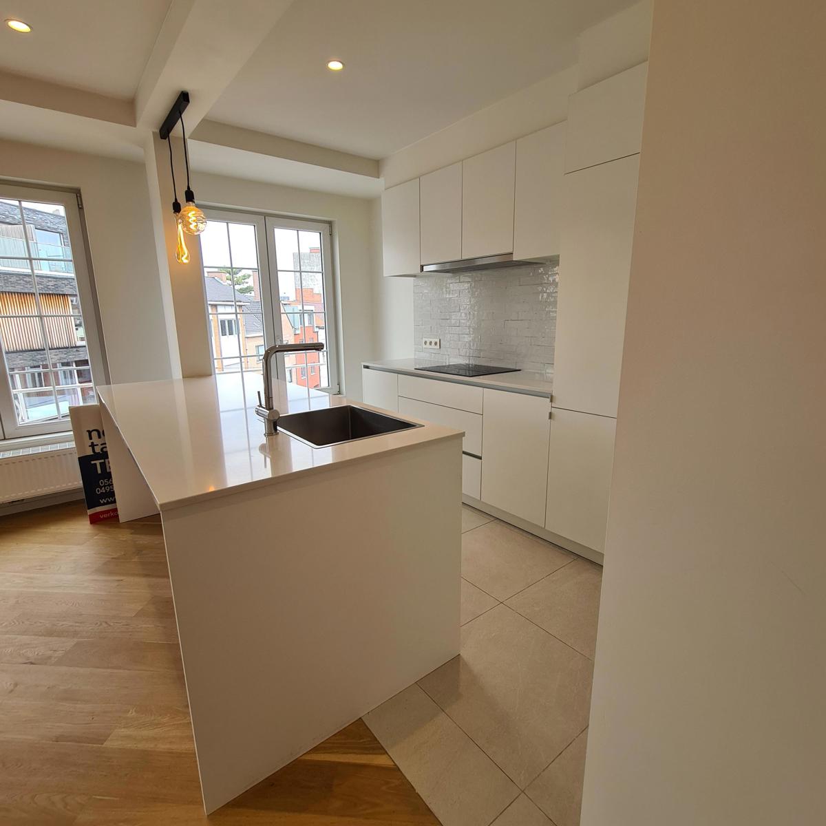 Instapklaar appartement met 2 slaapkamers ! - foto 5