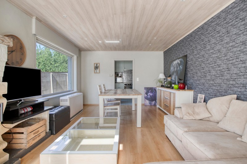 Gezellige woning met binnenkoer TE KOOP in het hart van Sint-Eloois-Vijve! - foto 1