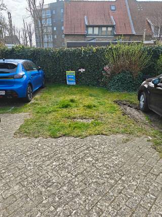 Closed parking for rent in the residence Magritte in Koksijde-Bad. The outside parking has following dimensions:Depth: 5m00Width: 2m50The entrance is...