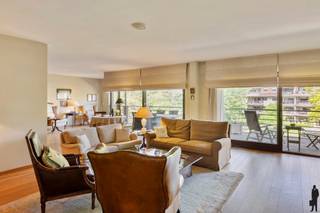 In het parkdomein "Royal oak" - ruim energiezuinig appartement van ca. 237m² met 4 slaapkamers, dubbele garagebox en meerdere terrassen.Op...