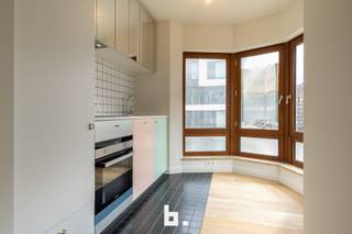 Schrijf u in voor het bezoekmoment via Bricx.be op 14/06 van 11ui tot12u30 .Zodra men dit appartement betreedt, ontvouwt zich een vintage...