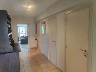 Dit gezellige appartement biedt 3 slaapkamers, een badkamer en een aparte doucheruimte.1 van de slaapkamers is voorzien van een balkon.De gesloten...