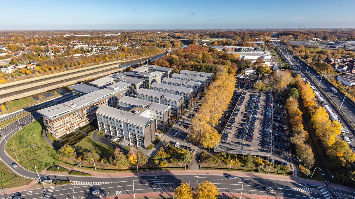 Easily accessible offices (198-415 m²) in Merelbeke - photo 5