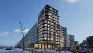 Welkom bij Residentie Sables d’Or, een exclusief nieuwbouwproject aan de Blankenbergse Zeedijk. Deze residentie biedt appartementen die perfect de balans vinden tussen moderne luxe en tijdloze architectuur. Elk appartement is ontworpen met oog voor comfort, stijl en duurzaamheid, en biedt een unieke woonervaring met hoogwaardige afwerkingen en een slimme indeling.<br /><br />Bij Residentie Sables d’Or geniet je van een aangename en energiezuinige warmteverdeling dankzij het gebruik van geothermische warmtepompen in combinatie met vloerverwarming. De residentie voldoet aan de recentste isolatienormen en is uitgerust met een ventilatiesysteem D, wat bijdraagt aan een optimaal binnenklimaat. De ramen zijn vervaardigd uit hoogwaardig, thermisch onderbroken ALU-profielen en voorzien van hoogrendementsglas. Het interieur wordt afgewerkt met een tegelvloer in alle ruimtes, met uitzondering van de slaapkamers, waar fineerparket of laminaat voorzien wordt. De open keuken en het sanitair worden uitgevoerd volgens de specificaties in het lastenboek. <br /><br />Daarnaast is er een ruime lift die toegang biedt tot alle verdiepingen, inclusief -1, waar de kelderruimtes zich bevinden. Deze kelderruimtes zijn afzonderlijk te koop, waardoor je extra opslagruimte kunt aanschaffen indien gewenst.<br /><br />Het pand is gelegen op niveau +9 kant Zeedijk genietende van frontaal zeezicht en is opgebouwd uit inkomhal/nachthal, toilet, leefruimte met open keuken en aangrenzend balkon, berging, badkamer, 2 slaapkamers genietend van open zicht.<br />Bruto oppervlakte plan +/- 82m² en +/- 2,5m² balkon vooraan<br /><br />Prijzen exclusief kosten, BTW en registratierechten<br /><br />Interesse?: Contacteer ons vrijblijvend: verkoop@agenceverburgh.be | 050/41 38 85