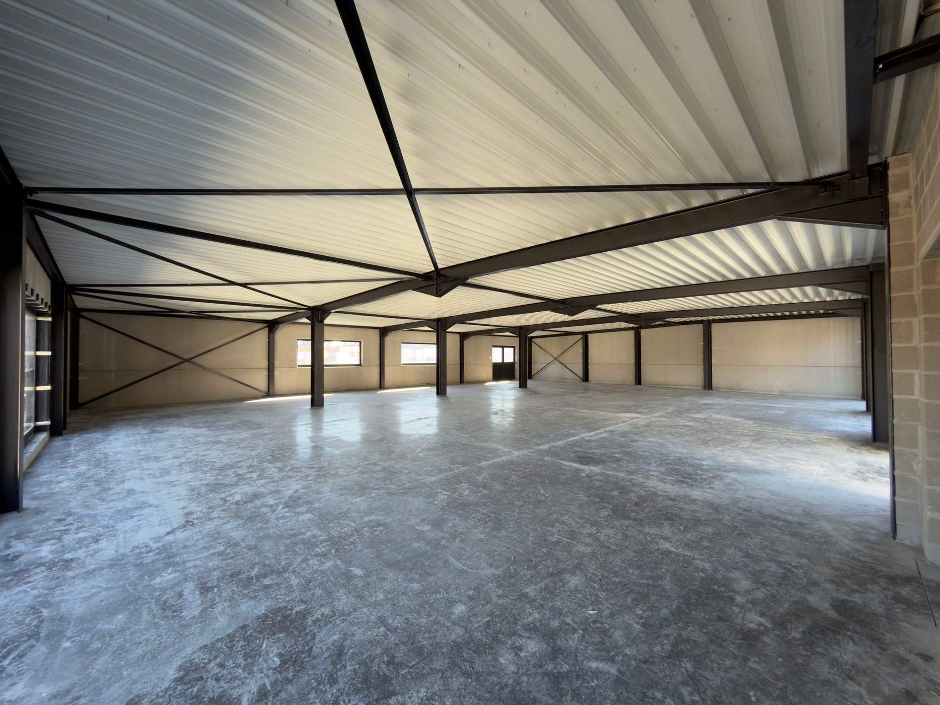 Handelspand 780m² te huur op toplocatie - photo 5