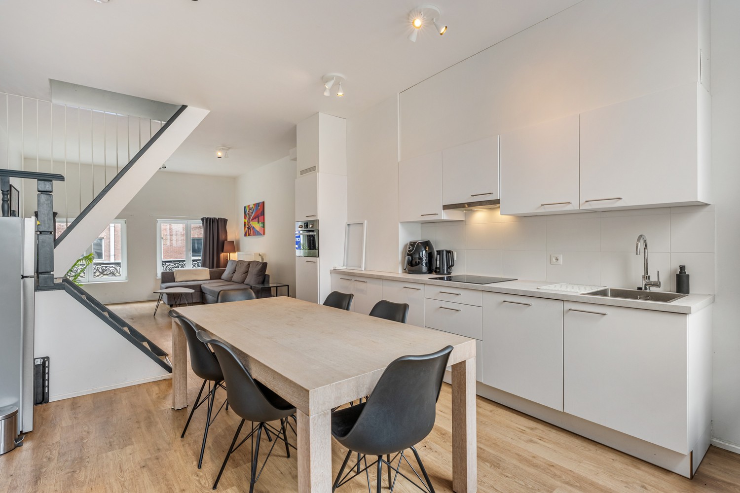 Instapklaar appartement met 3 slaapkamers en 2 badkamers in hartje stad - foto 5