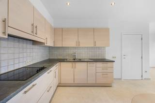 Volledig instapklaar gelijkvloers appartement (145m²) met 2 slaapkamers, inpandige garage en tuin/koer te Beringen-centrum. Belangrijkste troeven:-...
