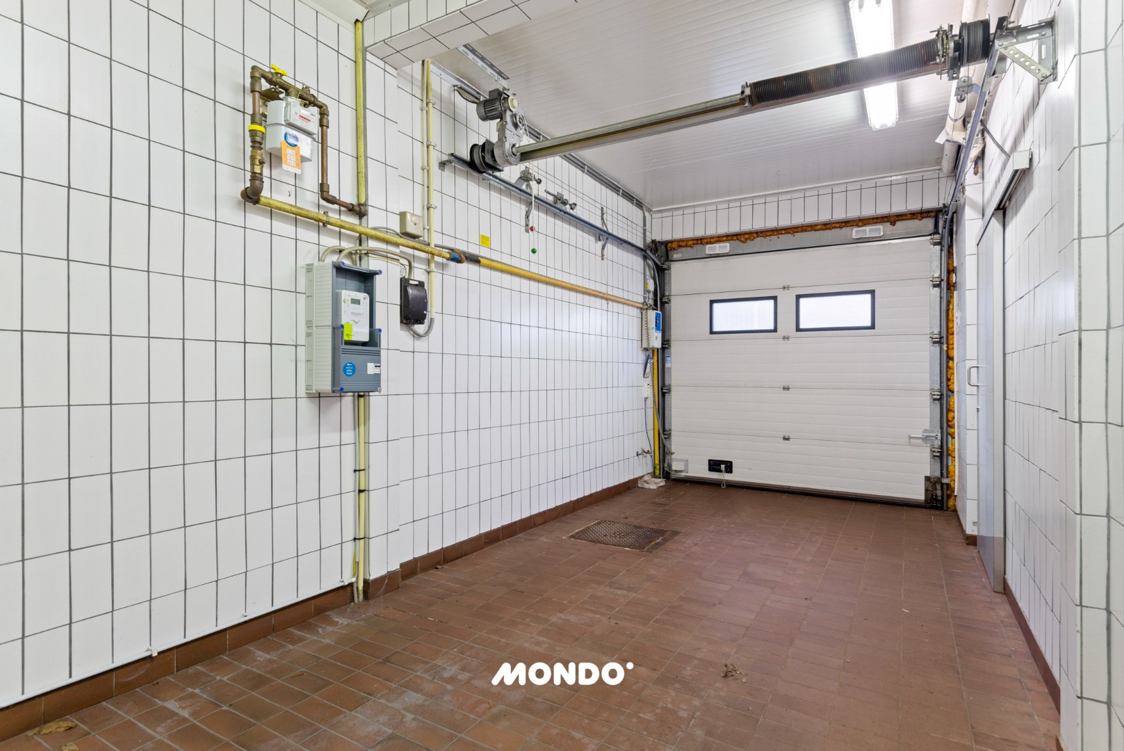 Immeuble commercial polyvalent avec deux appartements en duplex au cœur de Willebroek - emplacement commercial exceptionnel. - photo 2