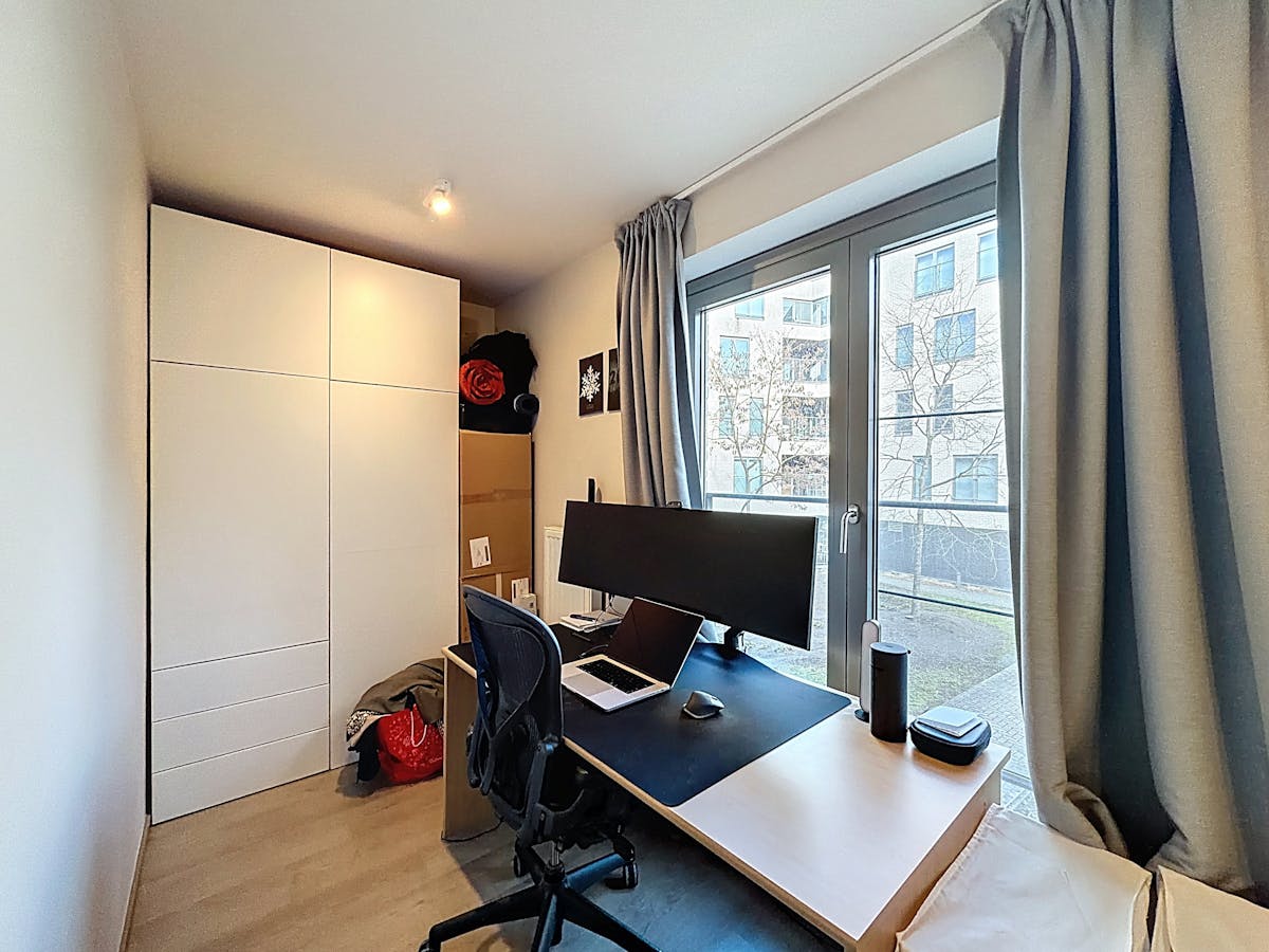 Spacieux appartement de deux chambres avec terrasse à Gand. - photo 3