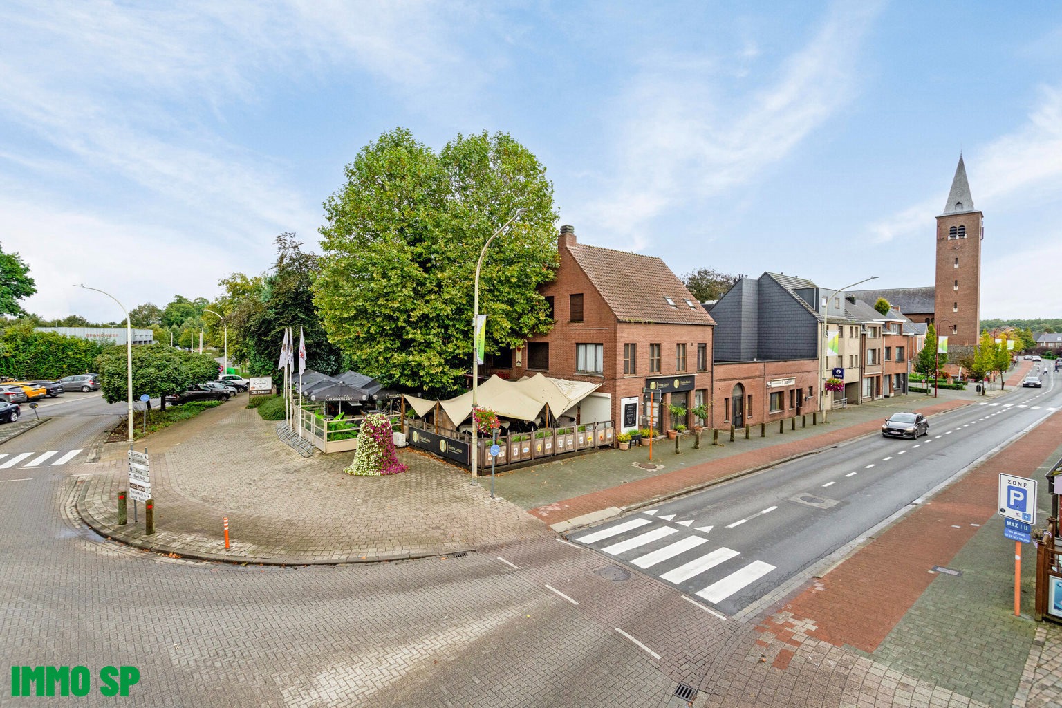 Opbrengsteigendom met 2 handelspanden en 2 appartementen. - foto 2