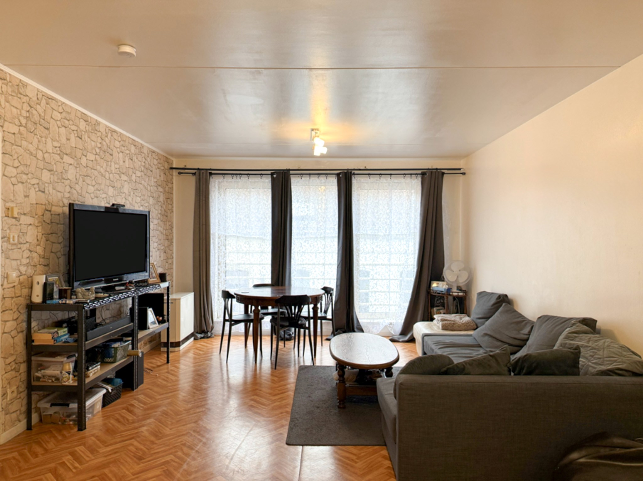 Appartement met twee slaapkamers, terras en autostaanplaats in het centrum van Beveren - foto 4