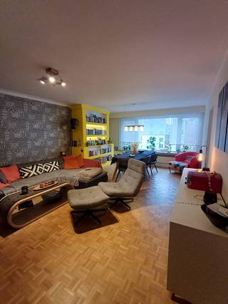 Het betreft hier een volledig gerenoveerd appartement op de 2de verdieping met een zeer gunstig EPC van een blok van 6. Het appartement beschikt...