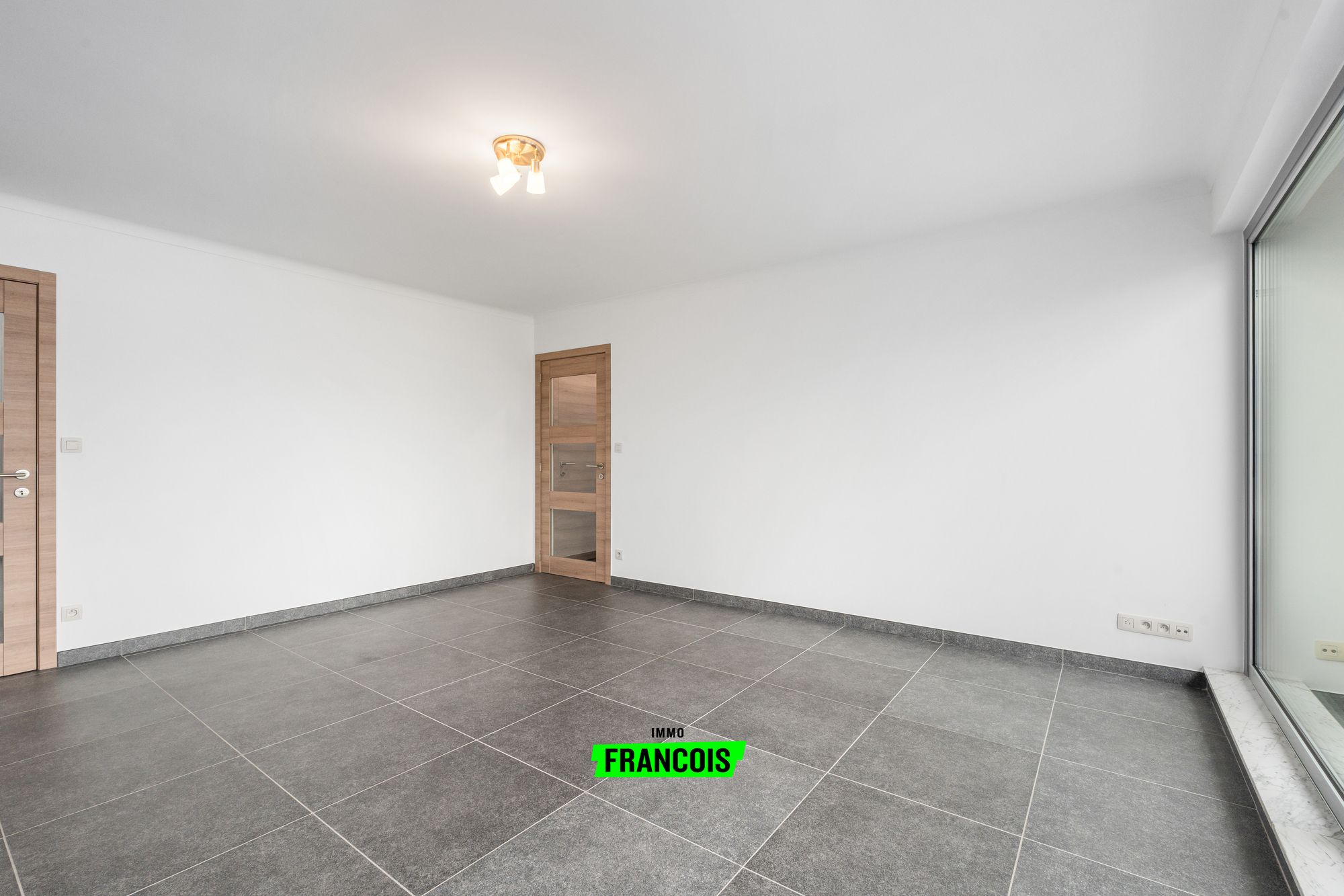 Stijlvol gerenoveerd appartement met prachtig waterzicht te Brugge - foto 5
