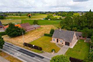Het hoevetje is gelegen op de grens tussen Staden en Hooglede.De woning is gebouwd in 1988 als residentiële woning (zonevreemd in agrarisch...
