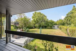 In een rustige en aangename buurt presenteren wij met trots deze unieke villa, ontworpen door de gerenommeerde architect Jean Van den Bogaerde...