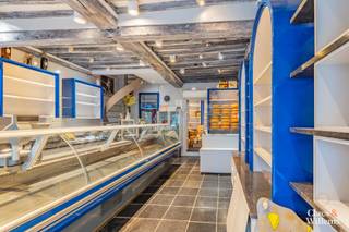 Discover this versatile commercial property, perfectly located on the main street of the vibrant city centre. With an average of 5,500...