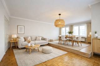 Zeer aangenaam, ruim bemeten (111m²) en energiezuinig (label 'B') HOEKappartement te Blankenberge met open zicht op het marktplein. Het...