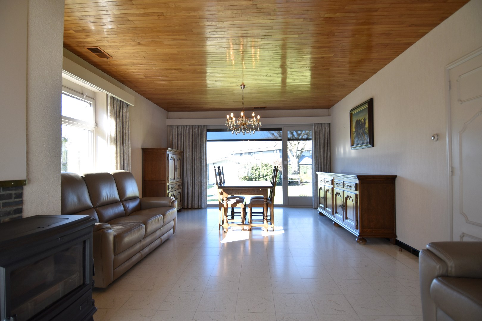 Gelijkvloerse woning met 3 slaapkamers en 2 garages te koop op een perceel van 1087 m² in Wevelgem - foto 4