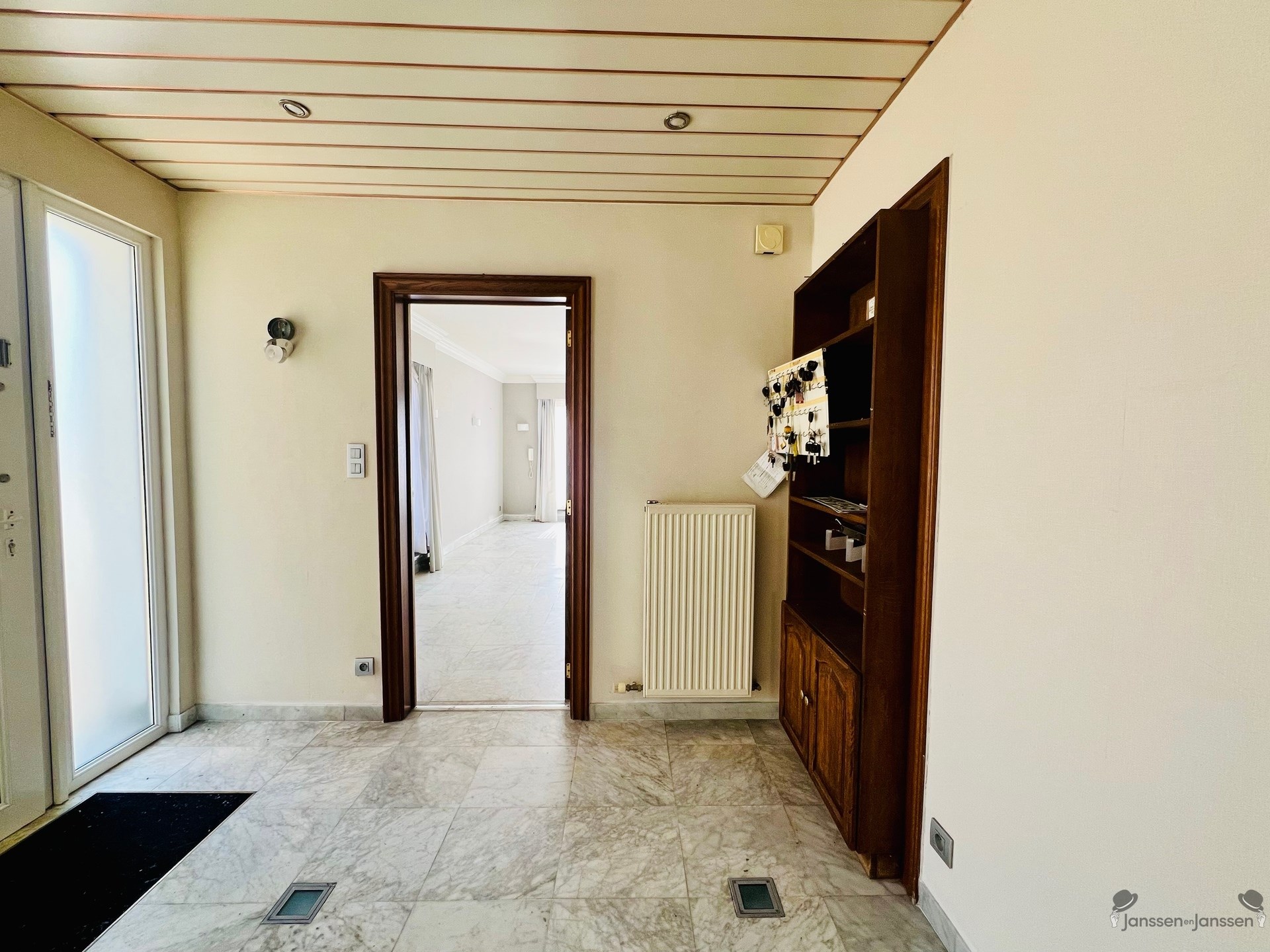 bungalow - photo 4