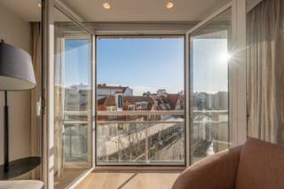 Prachtig appartement, zeer centraal gelegen in het Zoute op enkele stappen van enerzijds het Driehoeksplein en anderzijds het Albertplein...