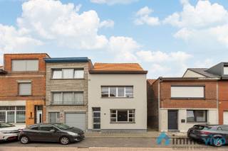 Licht op te frissen, ruime en energiezuinige woning met 3 slaapkamers, uitbreidbaar tot 5!Deze gezinswoning combineert comfort met talloze...
