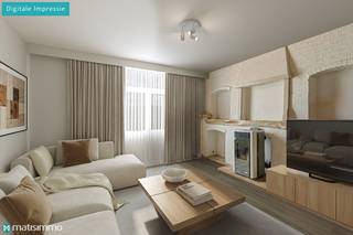 GOED ONDERHOUDEN GEZINSWONING MET 3 RUIME SLAAPKAMERS OP EEN RUIM PERCEEL VAN 9A 21CA<br /><br />*** Bekijkt U deze woning via een aanverwante website? Surf dan naar https://matisimmo.be/nl/aanbod/4336128/huis-te-koop-in-3722-wintershoven en klik op volgende link voor het INTERACTIEF GRONDPLAN: https://grondplan.matisimmo.be/grondplan/?map=KortessemBronstraat24 ***<br /><br />In Wintershoven, een rustige en landelijke deelgemeente van Kortessem, vinden we deze instapklare woning terug. Omliggende steden zoals Tongeren, Bilzen en Hasselt zijn vlot bereikbaar dankzij de nabije ligging van de op- en afritten. Veel natuur en rust typeren deze omgeving, wat maakt dat er veel fiets- en wandelroutes zijn. Basisvoorzieningen bevinden zich in de buurt op enkele minuten rijden.<br /><br />De woning is gelijkvloers ingedeeld met een inkomhal die toegang geeft tot de eetkamer, de gezellige woonkamer en de ingerichte keuken. Vanuit de eetkamer kan men naar de woonkamer. De woonkamer geniet van een gezellige warmte, letterlijk en figuurlijk, dankzij de pelletkachel en het gebruik van lichte tinten in combinatie met hout. De hal aansluitend aan de eetkamer geeft toegang tot de praktische berging, de badkamer en de overdekte inkom vanuit de tuin. De badkamer werd vernieuwd en is uitgerust met een ligbad, inloopdouche, toilet en wandmeubel met dubbele lavabo.<br />Bij de trap naar de eerste verdieping is een handige bureauhoek ingericht.<br /><br />Op de eerste verdieping zijn 3 ruime slaapkamers voorzien en via een zolderluik in de nachthal kan men de zolder bereiken.<br /><br />De woning is gelegen op een ruim perceel en geniet van een fijne tuin met uitzicht op het achterliggende groen. De tuin is onderhoudsvriendelijk aangelegd en volledig omheind. In het verlengde van de inrit is een vrijstaande garage voorzien.<br /><br />Wilt u graag een bezoek inplannen voor deze woning? Neem vrijblijvend contact op via 011/34 00 00 of info@matisimmo.be<br /><br />De vermelde woonoppervlakte is steeds de bruikbare vloeroppervlakte overgenomen uit het EPC-verslag.<br /><br /><em>Dit pand kan onderhevig zijn aan de renovatieverplichting die door de Vlaamse overheid wordt opgelegd voor residentiële gebouwen. Consulteer voor meer informatie de website van Vlaanderen via </em><em>https://www.vlaanderen.be/een-huis-of-appartement-kopen/renovatieverplichting-voor-residentiele-gebouwen</em><br /> 