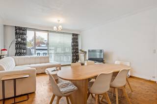 Dit appartement bevindt zich vlakbij het Centraal station, de befaamde shoppingstraat ‘Meir’ en tal van andere trendy hotspots – de ideale plek om...