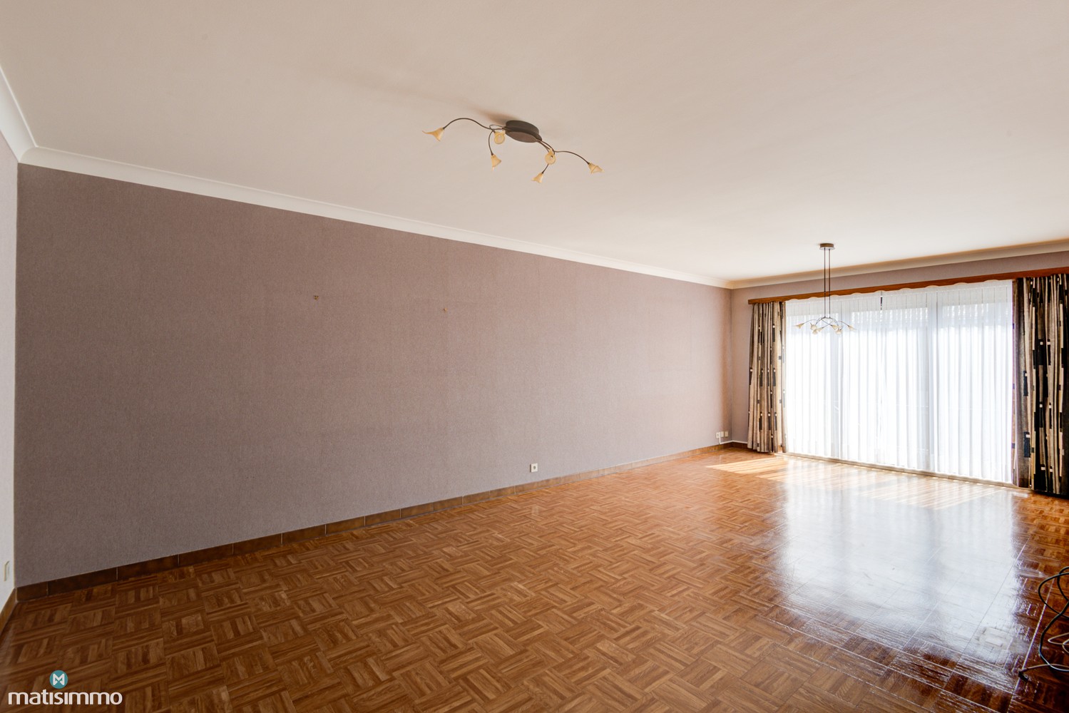 RUIM APPARTEMENT MET 3 SLAAPKAMERS, BALKON, KELDERBERGING EN GARAGEBOX IN BEVERST - foto 4